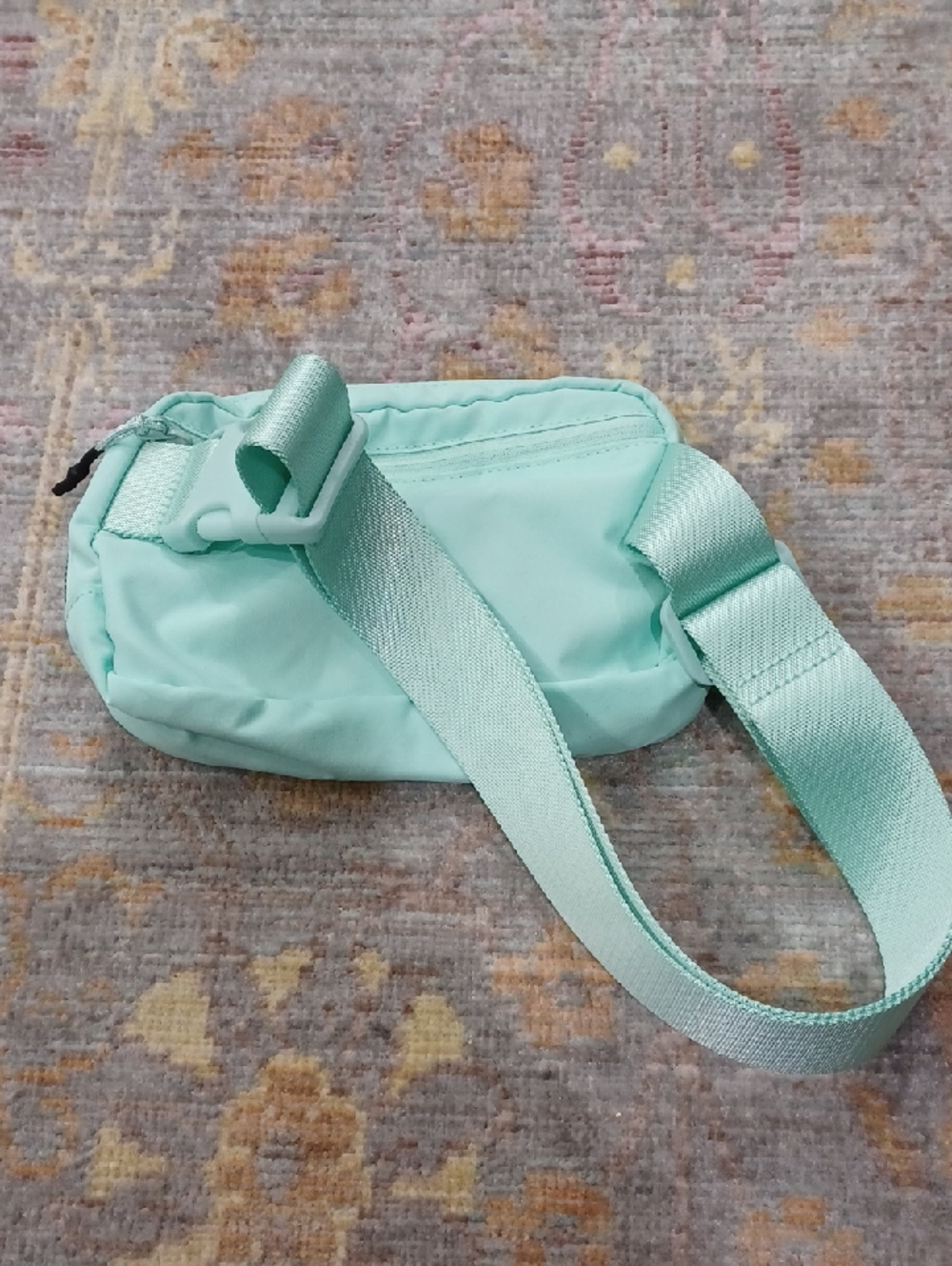 Lululemon Everywhere Belt Bag - Picture 3 of 7